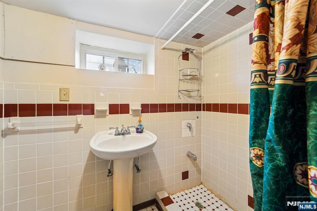 122 Holland Road South Orange, NJ 07079 - Photo 37 of 45