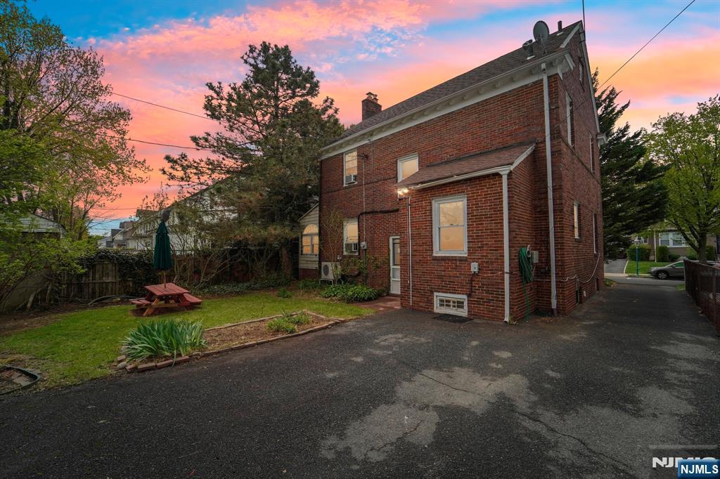 122 Holland Road South Orange, NJ 07079 - Photo 7 of 45