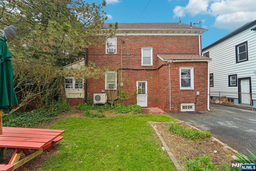 122 Holland Road South Orange, NJ 07079 - Photo 9 of 45