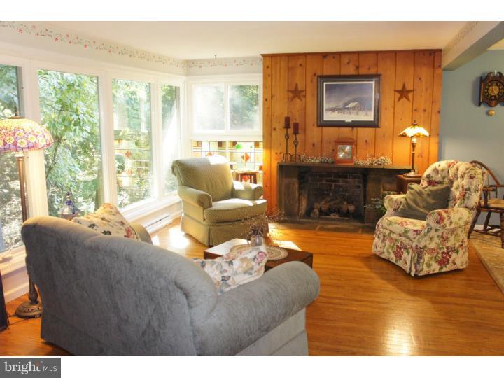 11 Rampart East Media, PA 19063 - Photo 2 of 25 Living Room