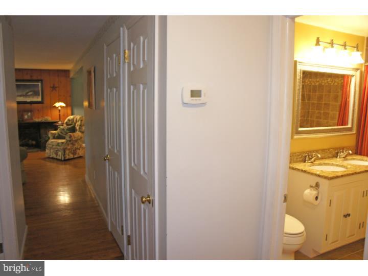 11 Rampart East Media, PA 19063 - Photo 13 of 25 Hallway