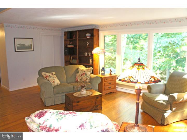 11 Rampart East Media, PA 19063 - Photo 4 of 25 Living Room