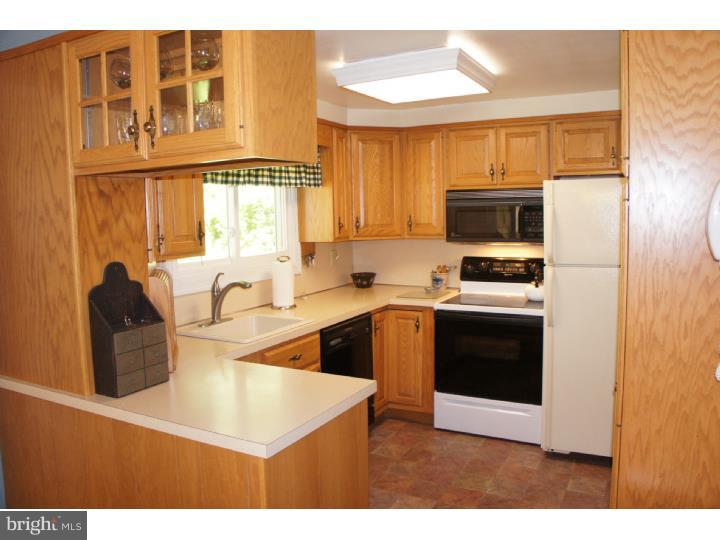 11 Rampart East Media, PA 19063 - Photo 6 of 25 Kitchen