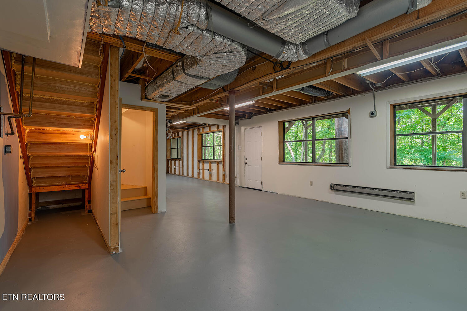 909 West Outer Drive Oak Ridge, TN 37830 - Photo 20 of 34 A7300088-HDR
