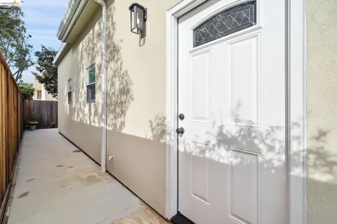 $979,000 | 606 Masonic Avenue, Albany, CA 94706