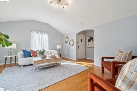 $979,000 | 606 Masonic Avenue, Albany, CA 94706