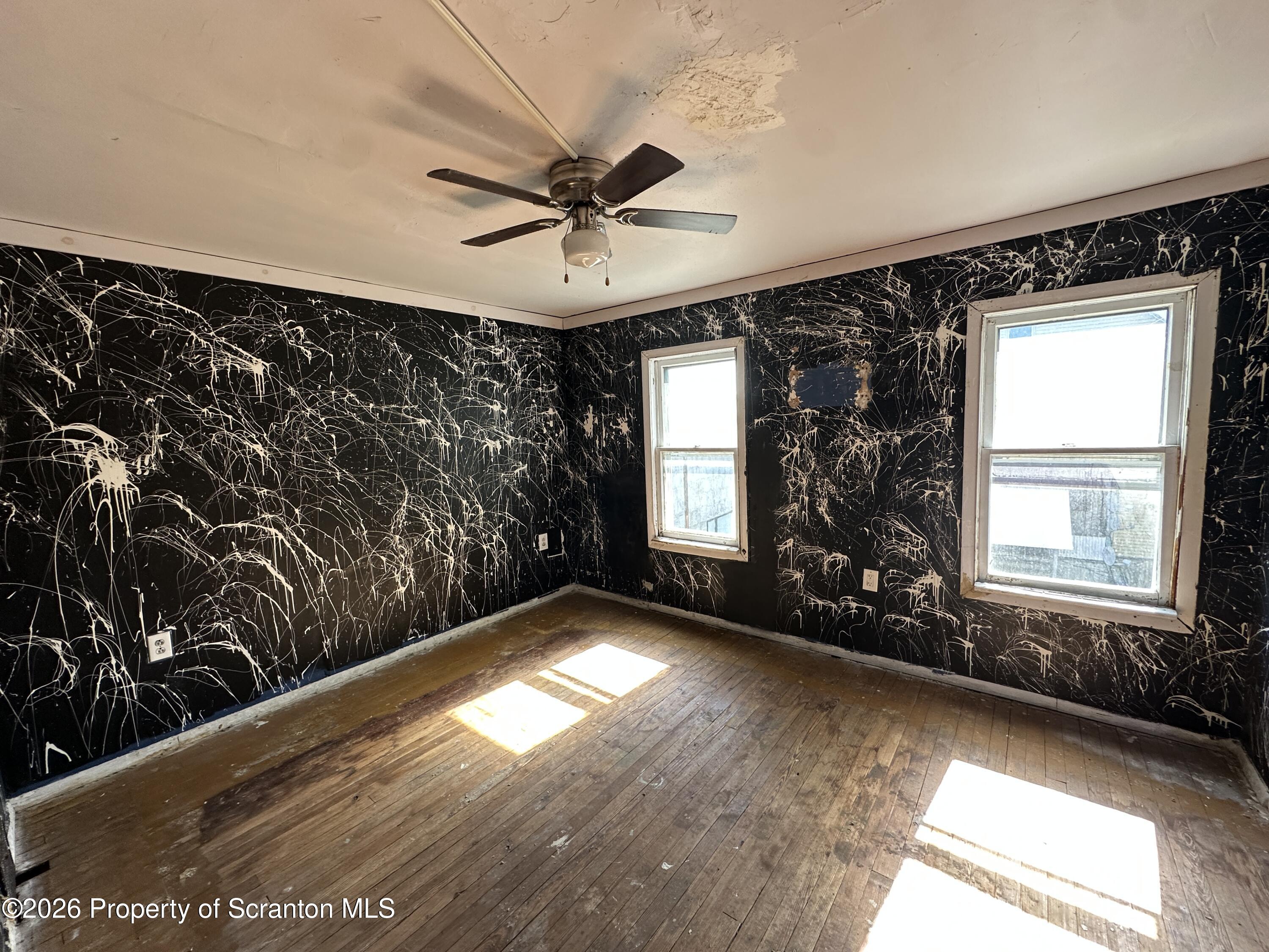893 Scanlon Avenue Scranton, PA 18508 - Photo 10 of 17 IMG_3468