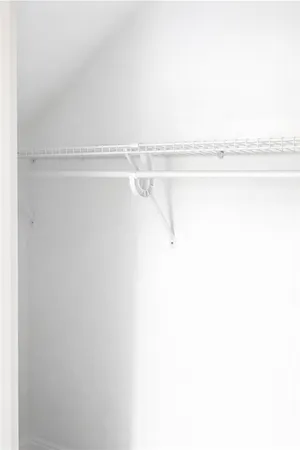 $1,975 | 299 State Street, Unit 3, Bristol, RI 02809