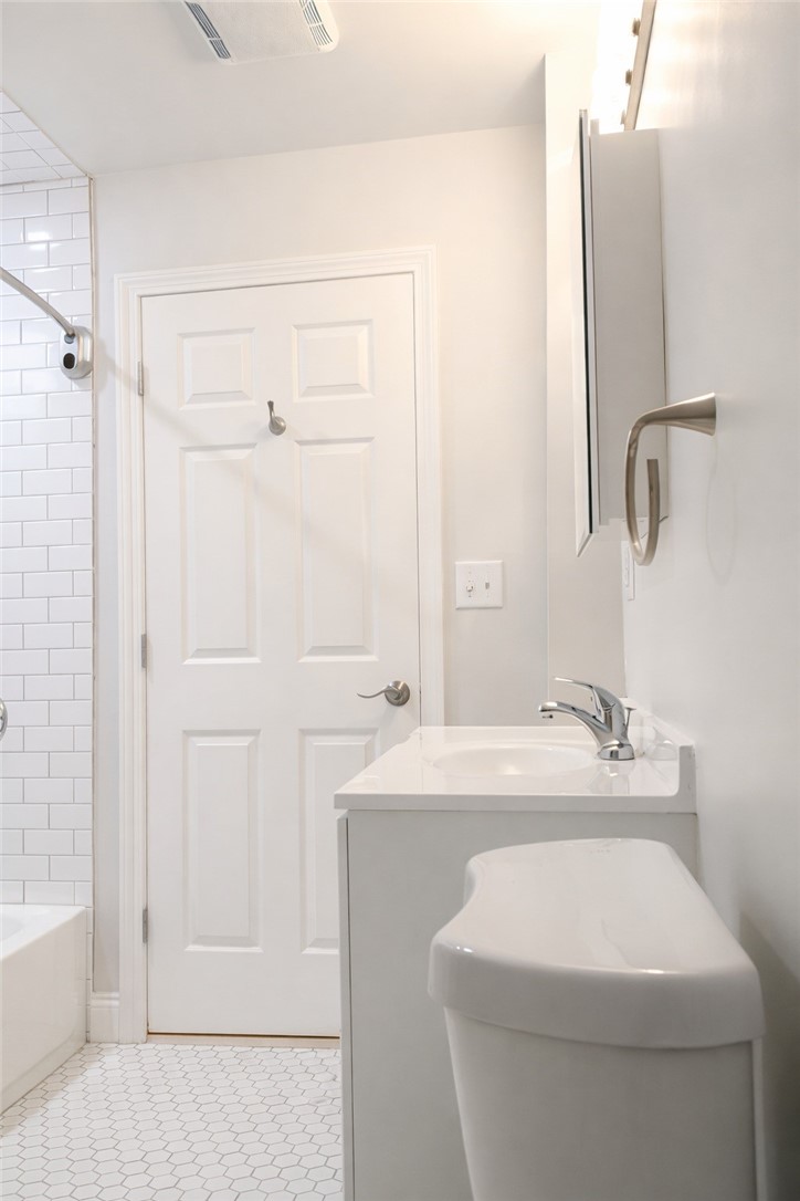 299 State Street, Unit 3 Bristol, RI 02809 - Photo 8 of 20