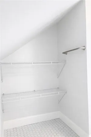 $1,975 | 299 State Street, Unit 3, Bristol, RI 02809