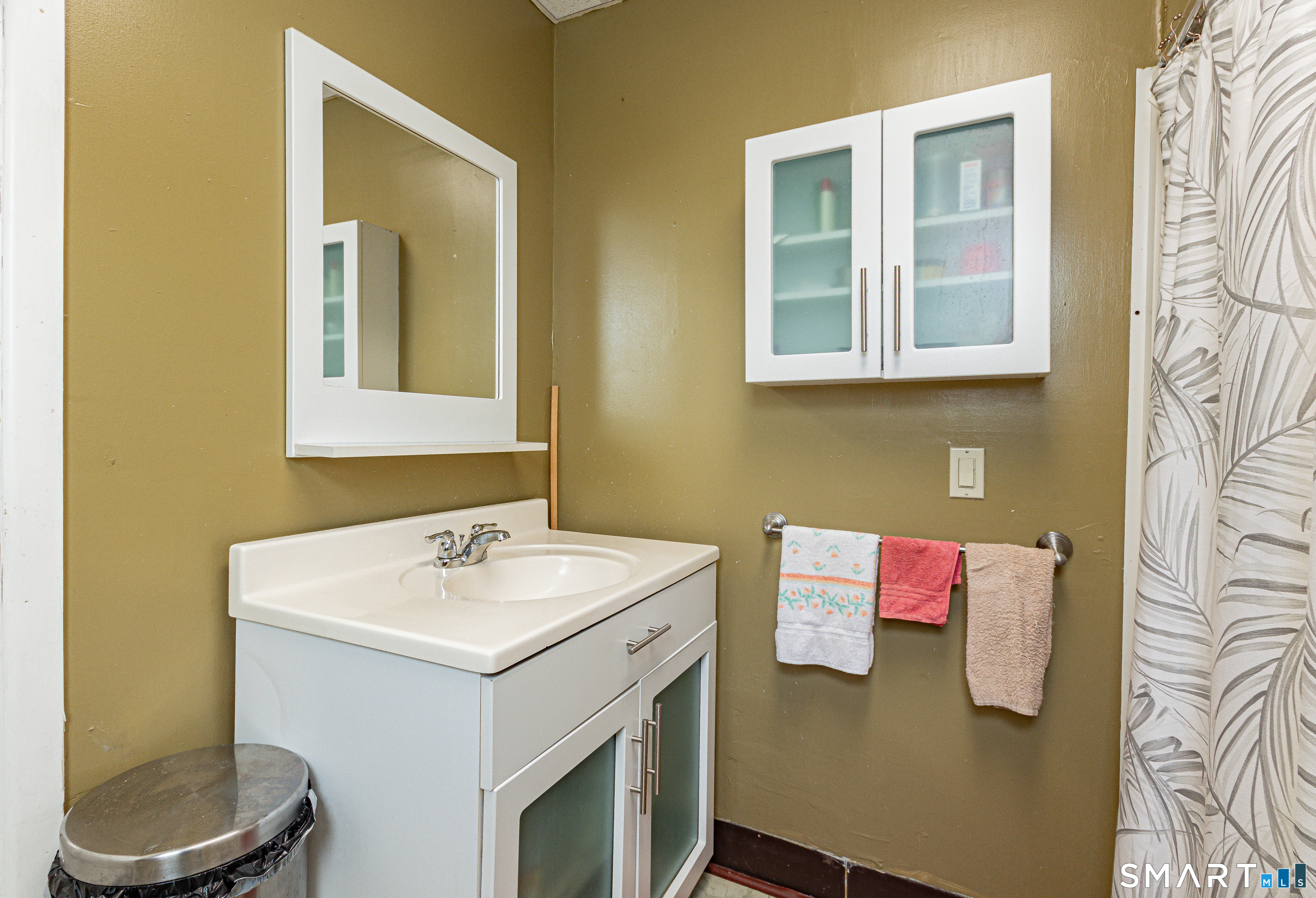 34 Queen Street Meriden, CT 06451 - Photo 23 of 30 Main floor bath