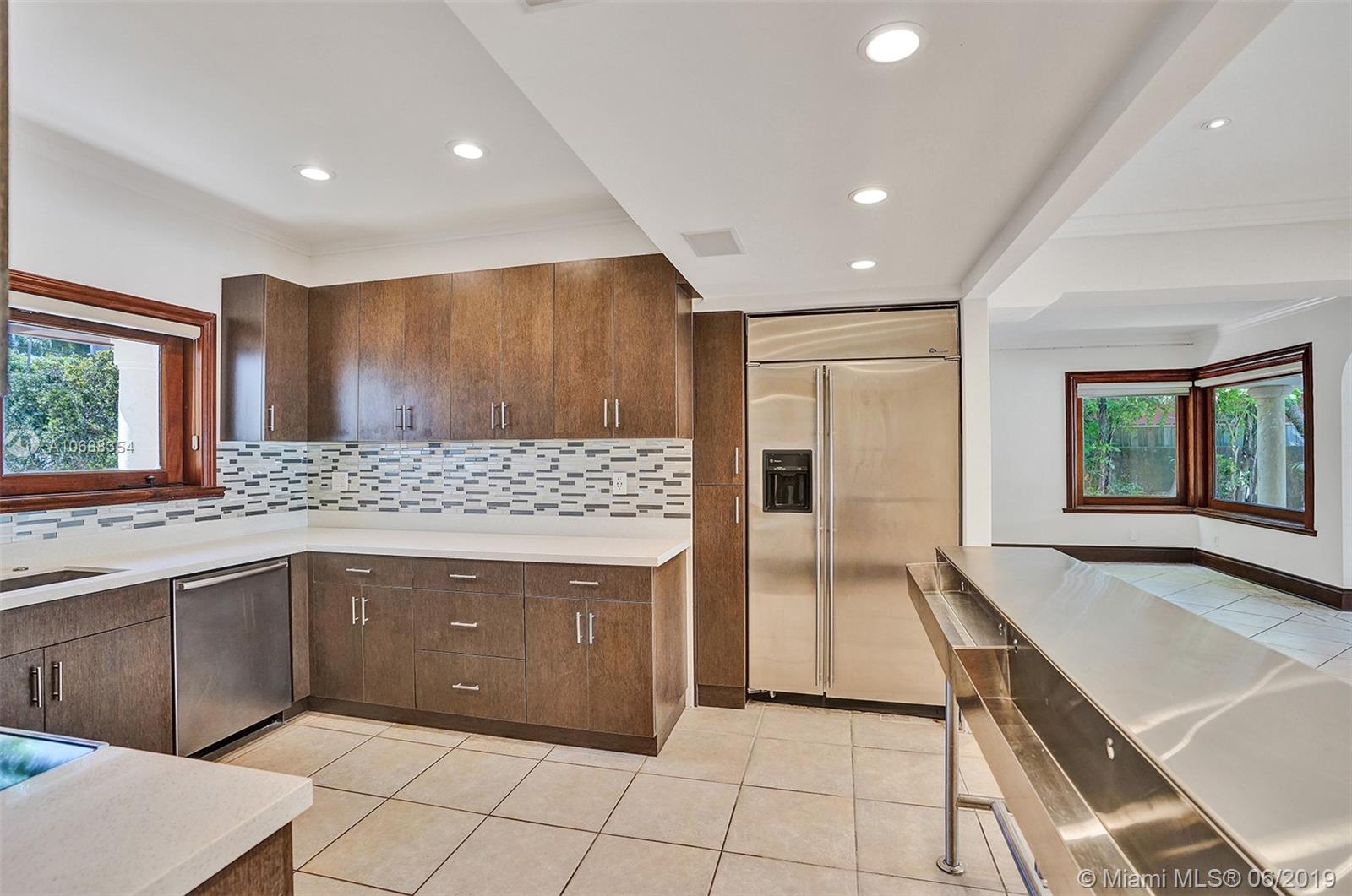 4838 Pine Tree Drive Miami Beach, FL 33140 - Photo 12 of 29