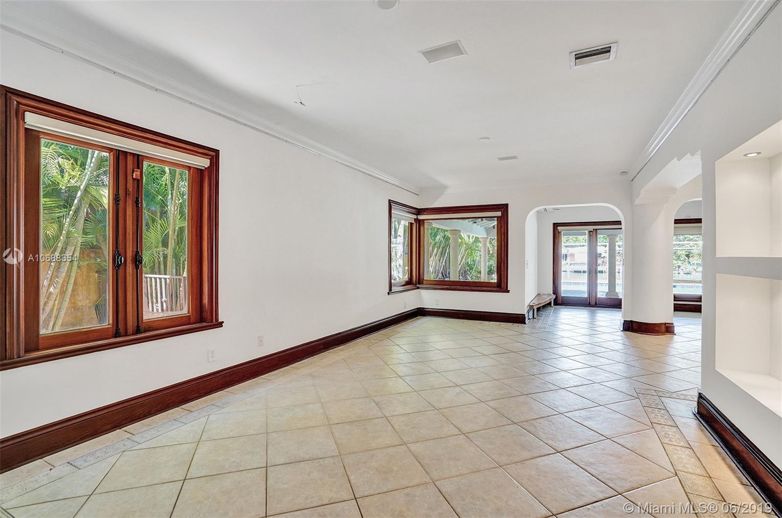 4838 Pine Tree Drive Miami Beach, FL 33140 - Photo 9 of 29