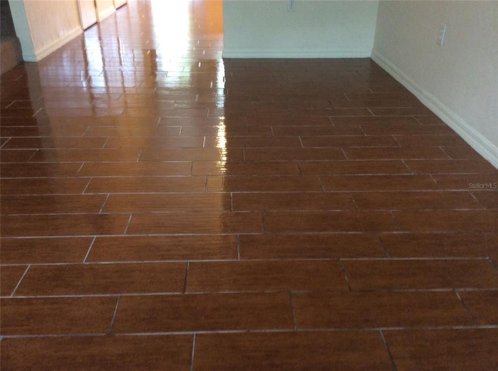 4415 Southwest 34th Street, Unit 607 Gainesville, FL 32608 - Photo 13 of 16 a bathroom with a shower