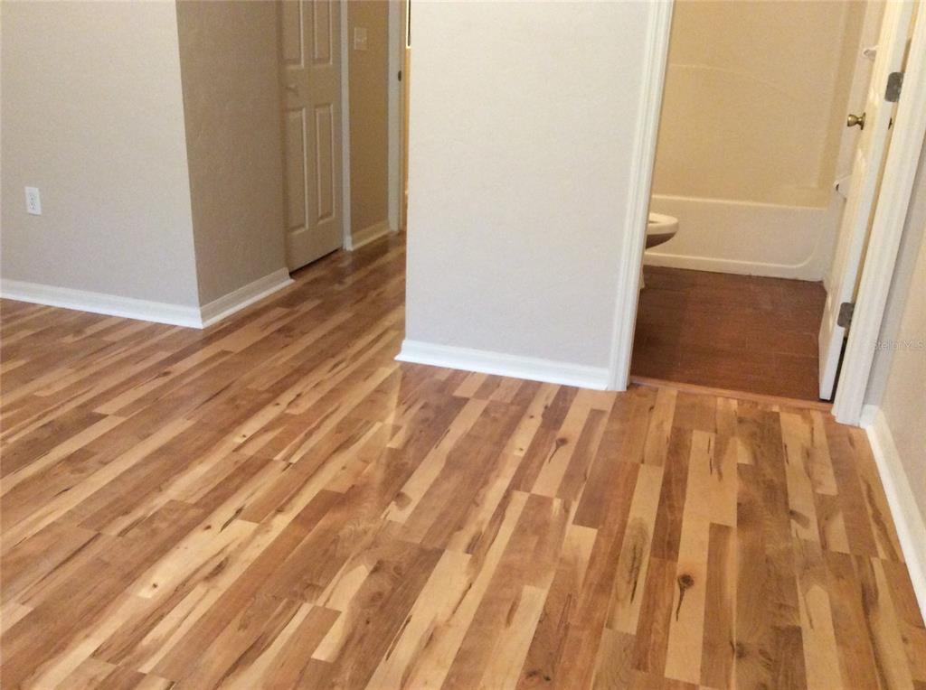 4415 Southwest 34th Street, Unit 607 Gainesville, FL 32608 - Photo 6 of 16 a view of a room