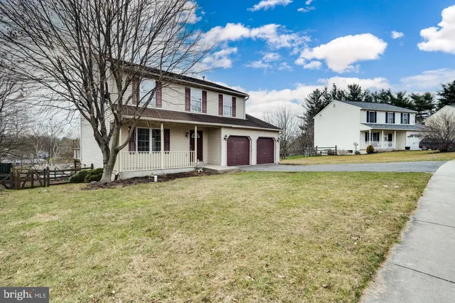 $359,900 | 326 Dogwood Lane, Womelsdorf, PA 19567