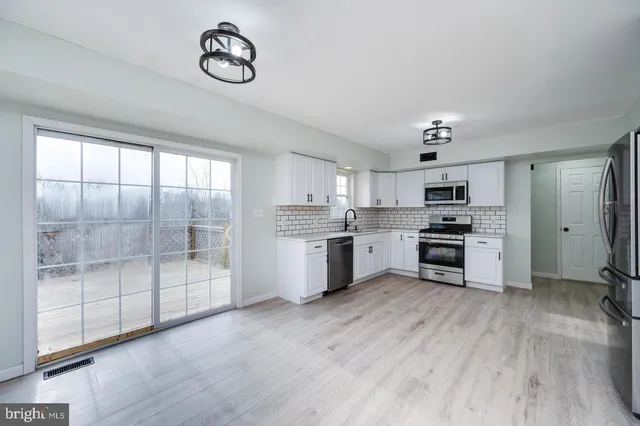 $359,900 | 326 Dogwood Lane, Womelsdorf, PA 19567