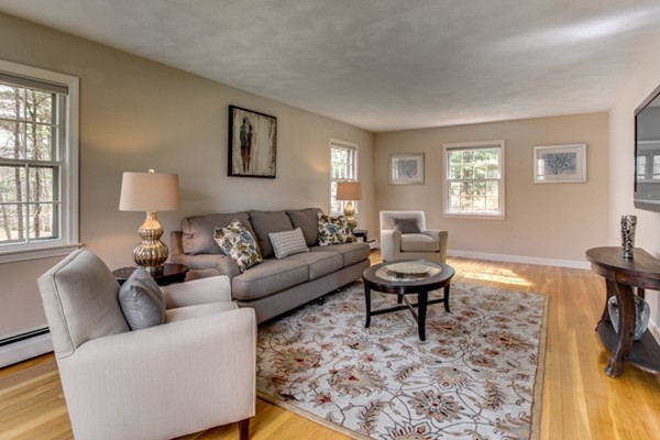 27 Robinwood Road Acton, MA 01720 - Photo 4 of 23 Gallery Image 4