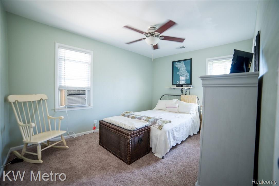 4002 Durham Road Royal Oak, MI 48073 - Photo 9 of 14 4002 Durham-05.jpg