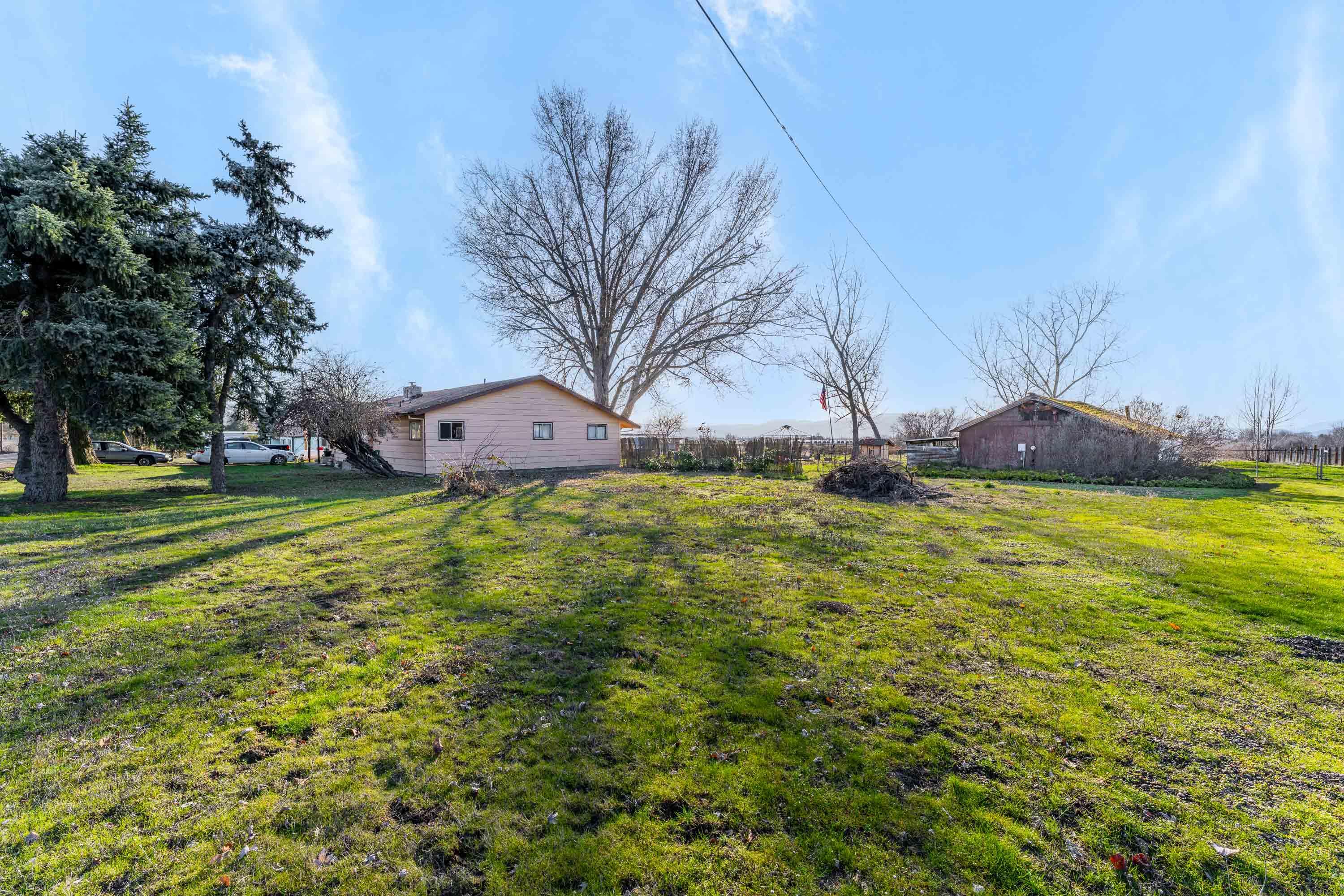 6475 Foothill Road Medford, OR 97502 - Photo 6 of 29 EXT (2 of 10)