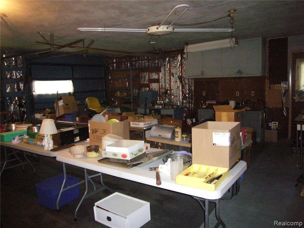 16271 Inkster Road Livonia, MI 48154 - Photo 13 of 15 586 SQFT GARAGE
