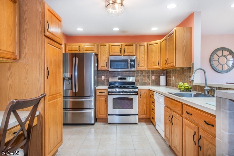 24 Clubhouse Road Hamburg, NJ 07419 - Photo 11 of 21