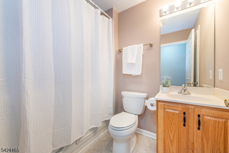 24 Clubhouse Road Hamburg, NJ 07419 - Photo 16 of 21