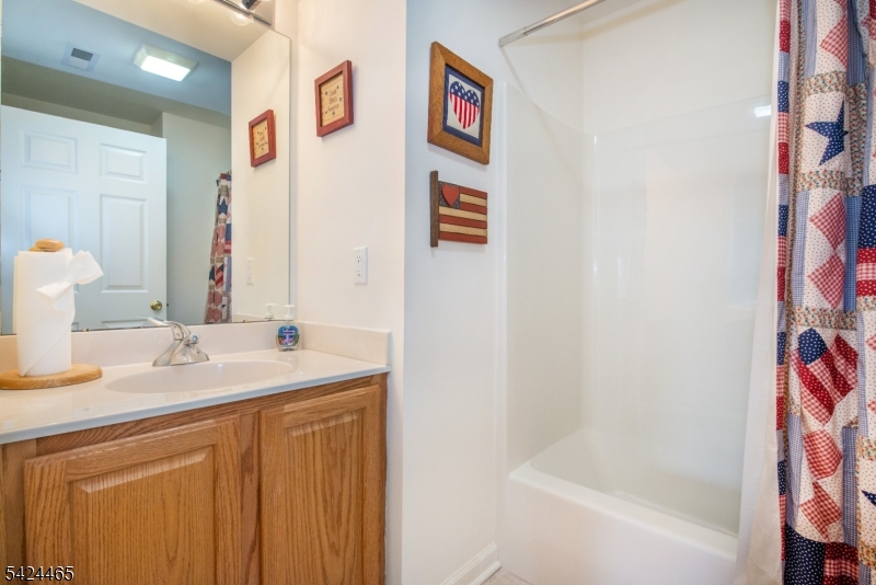 24 Clubhouse Road Hamburg, NJ 07419 - Photo 5 of 21