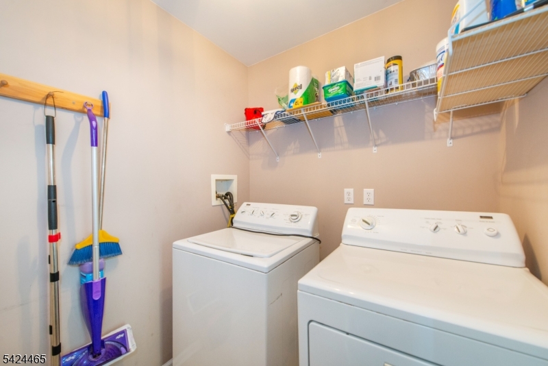 24 Clubhouse Road Hamburg, NJ 07419 - Photo 8 of 21