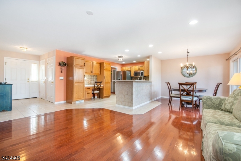 24 Clubhouse Road Hamburg, NJ 07419 - Photo 9 of 21