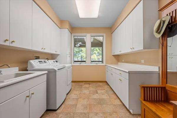 $1,789,000 | 3 Hickory Lane, Northbrook, IL 60062