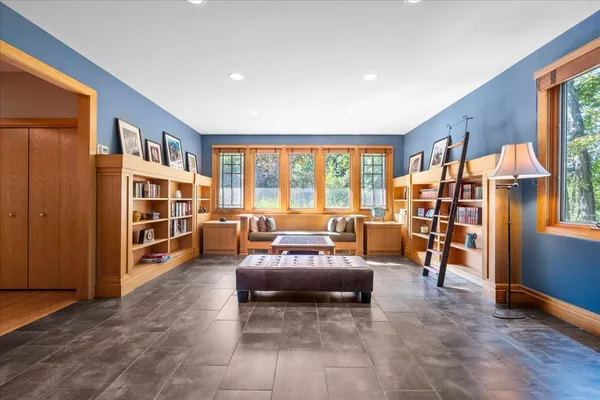 $1,789,000 | 3 Hickory Lane, Northbrook, IL 60062
