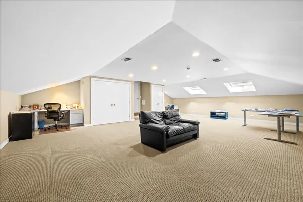 $1,789,000 | 3 Hickory Lane, Northbrook, IL 60062