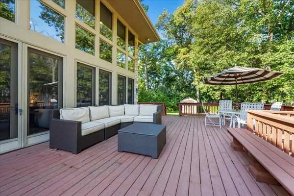 $1,789,000 | 3 Hickory Lane, Northbrook, IL 60062