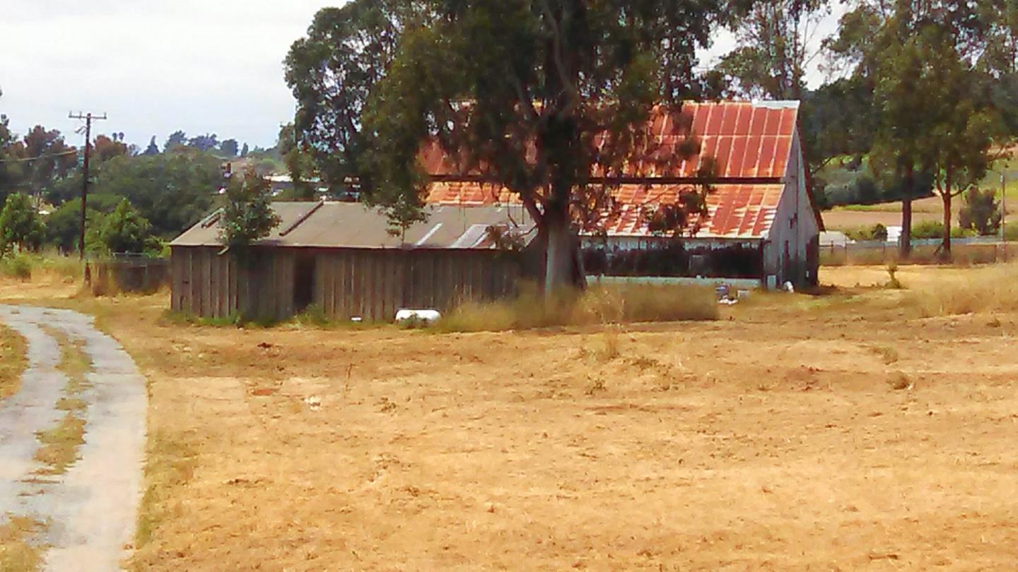 596 Hall Road Watsonville, CA 95076 - Photo 16 of 21 Gallery Image 16