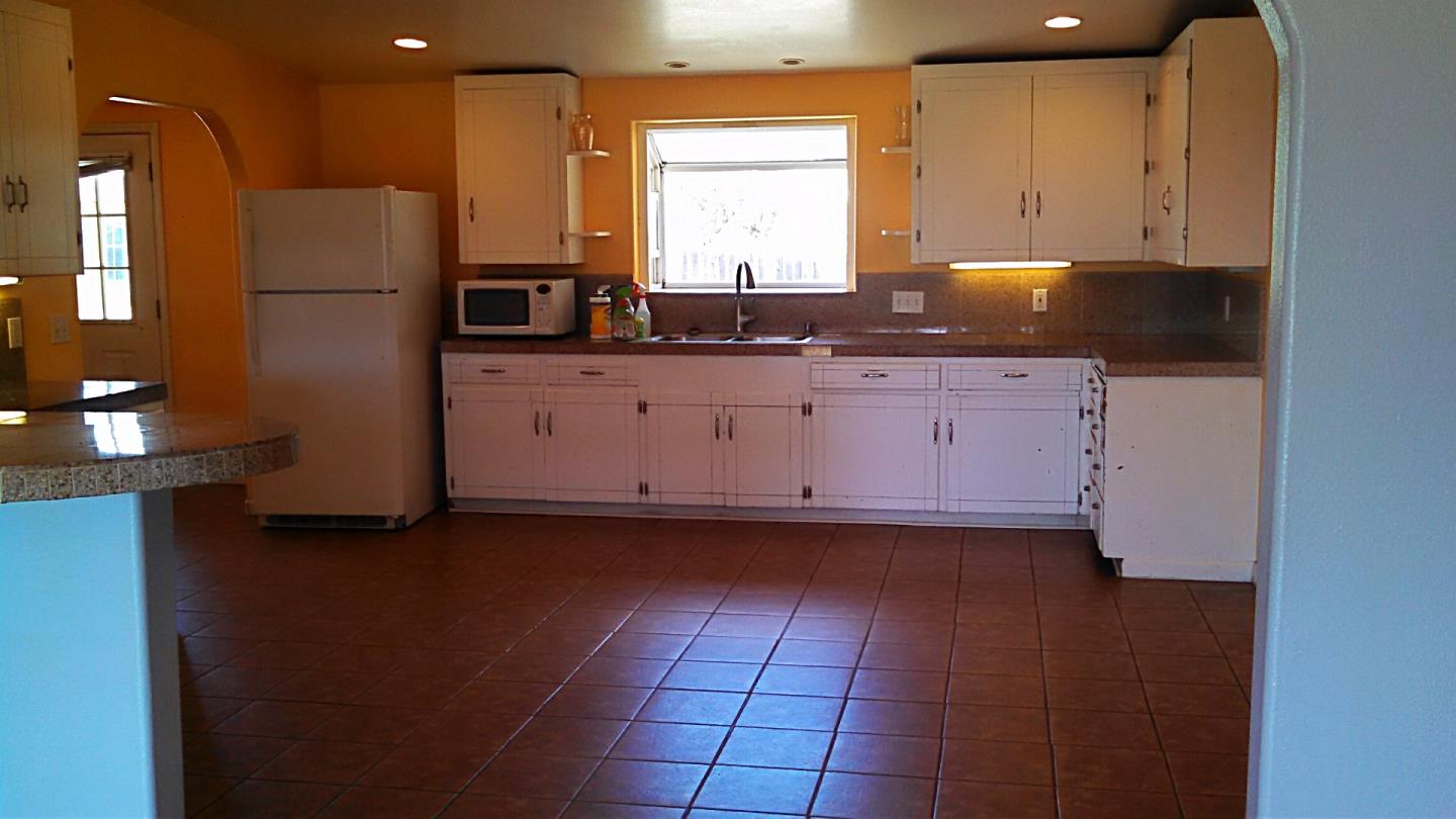 596 Hall Road Watsonville, CA 95076 - Photo 7 of 21 Gallery Image 7