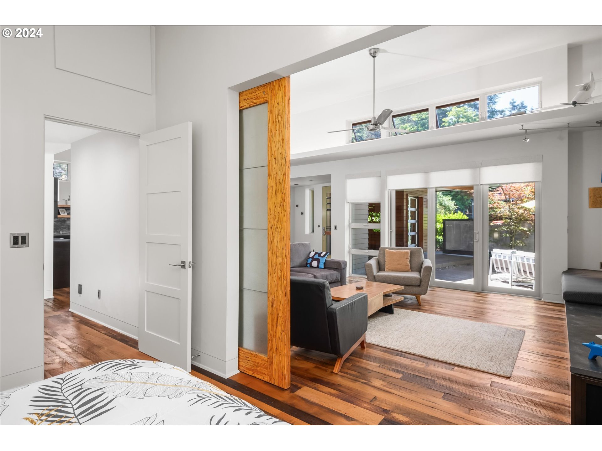 1261 Crenshaw Road Eugene, OR 97401 - Photo 30 of 48 a living room with furniture