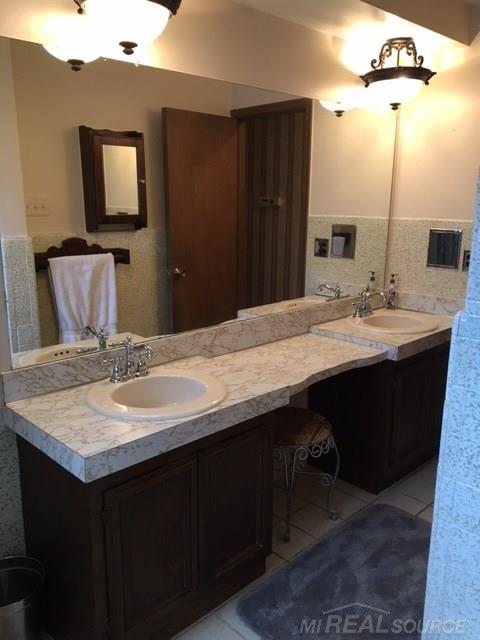 26216 Burg Road Warren, MI 48089 - Photo 26 of 63 31323415-26.JPG