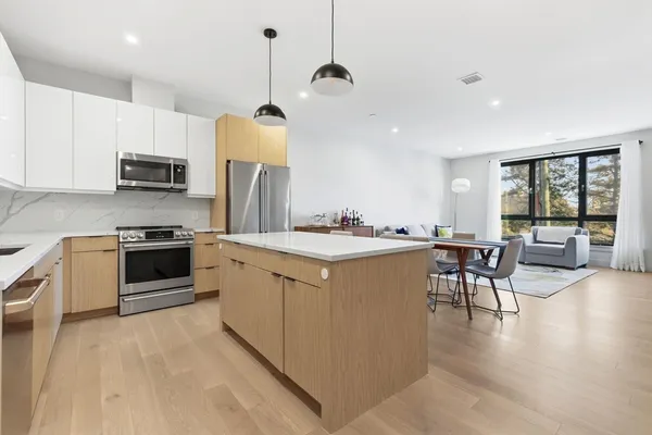 $925,000 | 85 Myrtle Street, Unit 106, Quincy, MA 02171