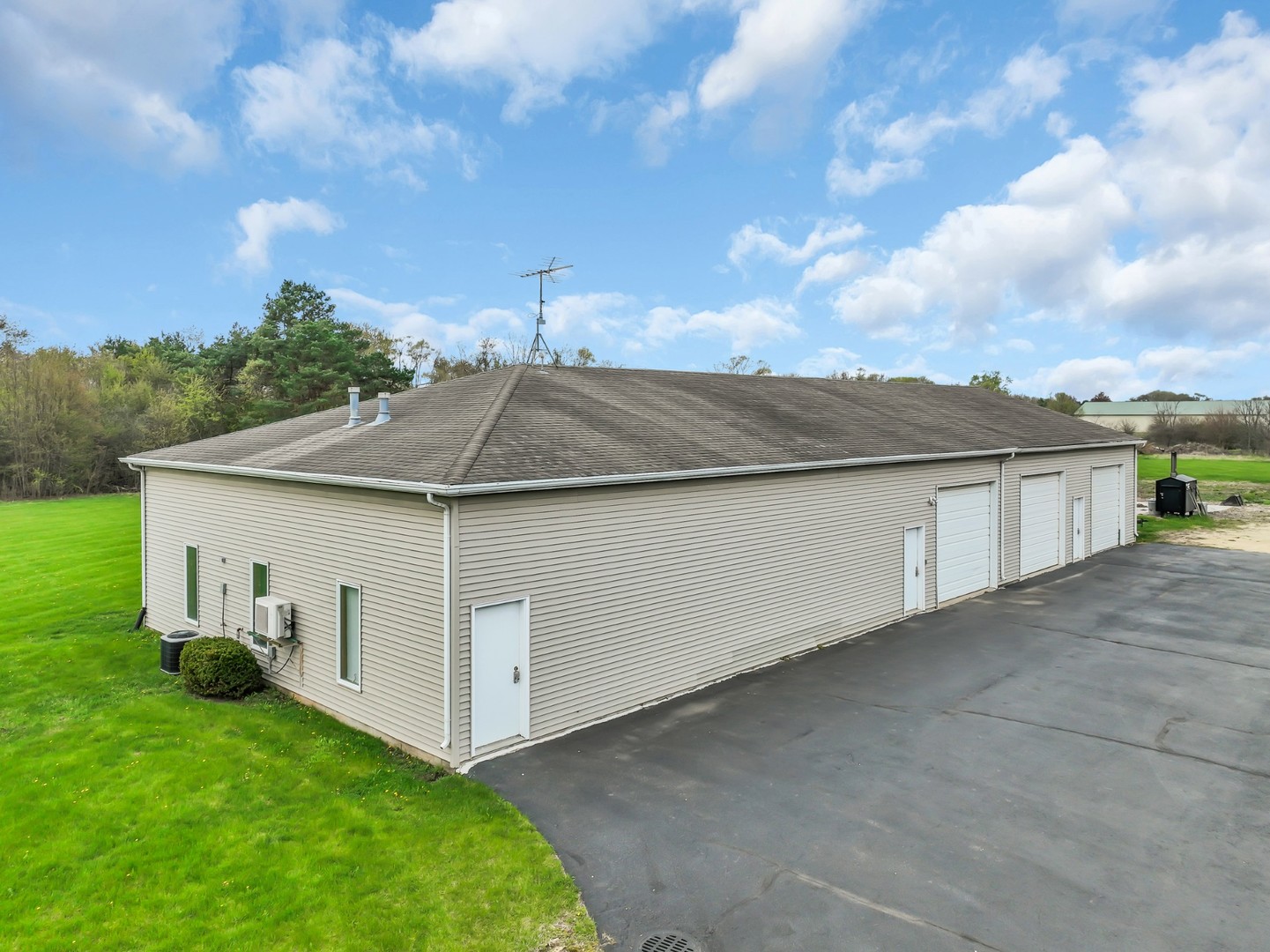 14310 Dorr Road South Beloit, IL 61080 - Photo 58 of 82 Gallery Image 58