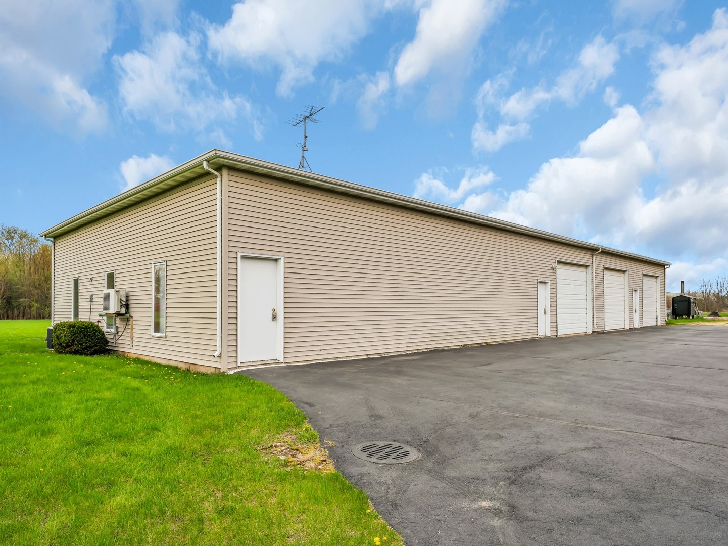 14310 Dorr Road South Beloit, IL 61080 - Photo 60 of 82 Gallery Image 60
