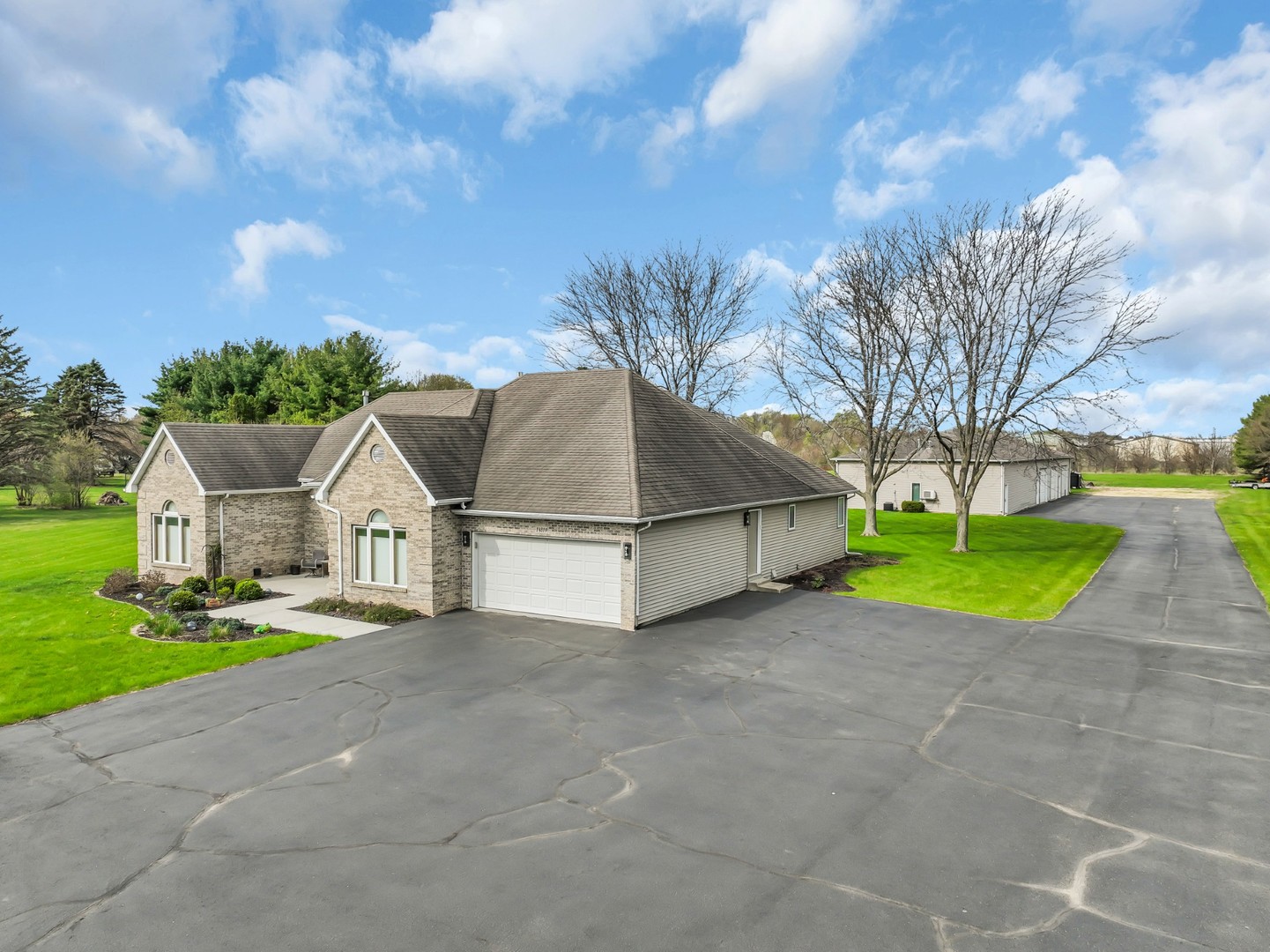 14310 Dorr Road South Beloit, IL 61080 - Photo 7 of 82 Gallery Image 7