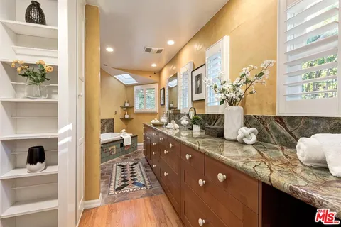 $2,849,000 | 1609 Comstock Avenue, Los Angeles, CA 90024