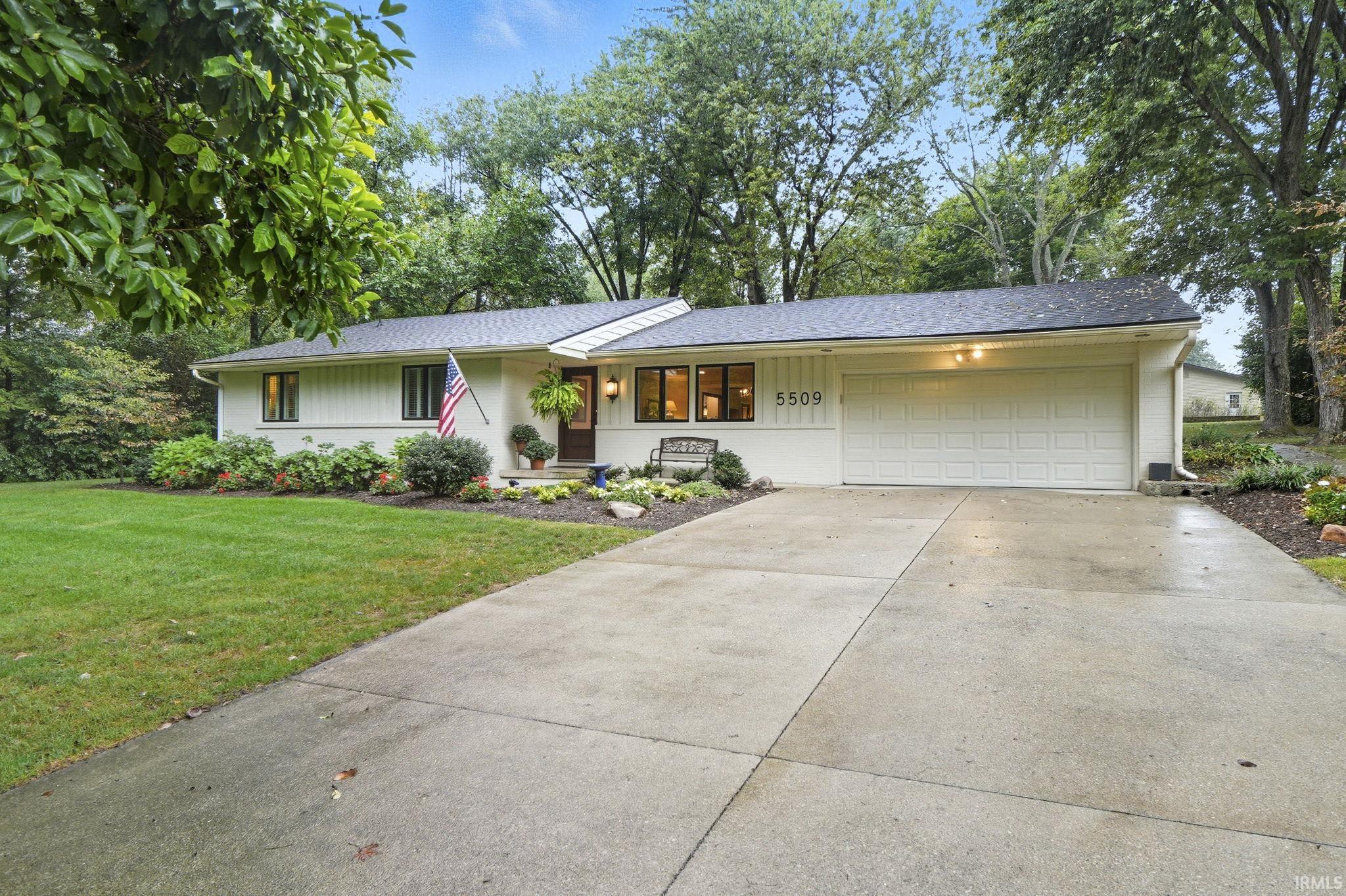 5509 West Pineridge Road Muncie, IN 47304 - Photo 2 of 36