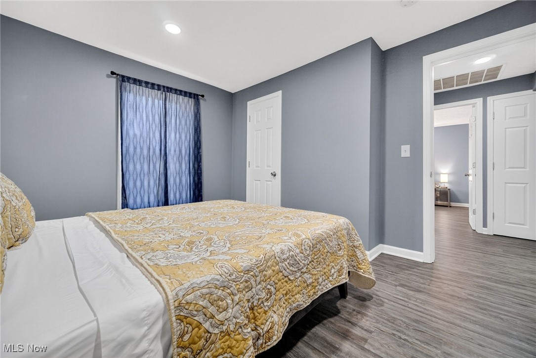 281 Overlook Road Vermilion, OH 44089 - Photo 14 of 25 Bedroom 1