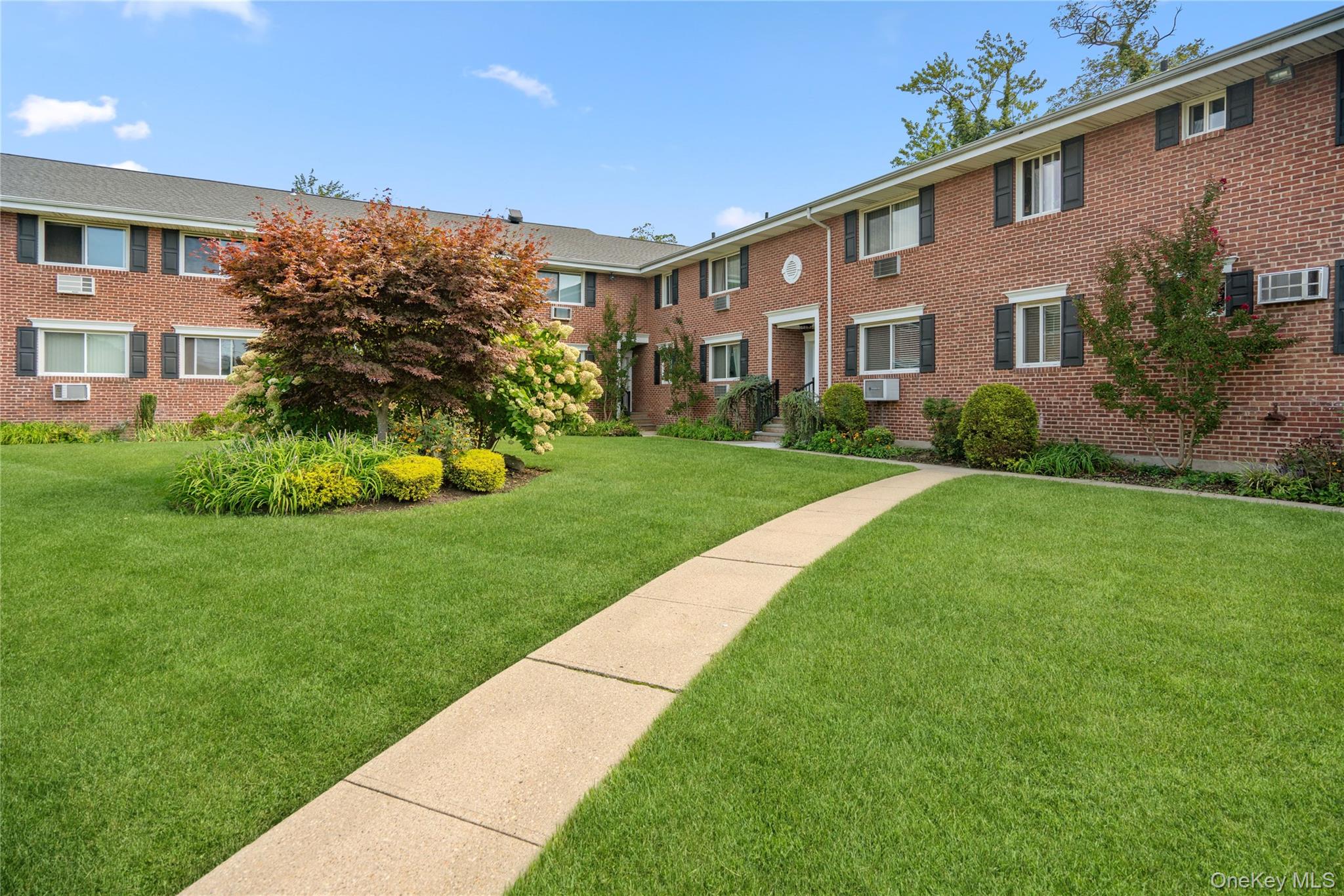 200 Merrick Road, Unit L Amityville, NY 11701 - Photo 2 of 20 Gallery Image 2