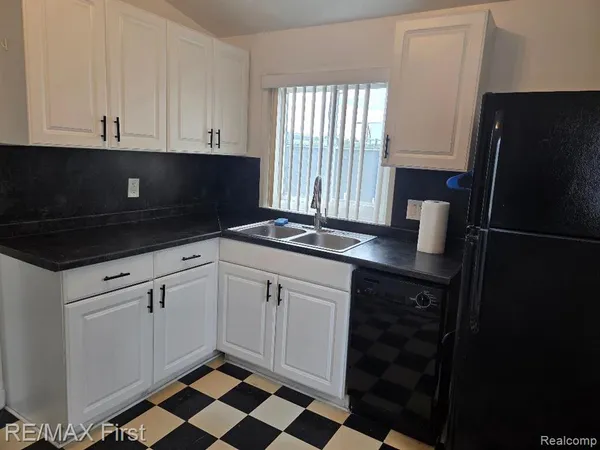 $79,900 | 19285 Rockcastle Street, Harper Woods, MI 48225