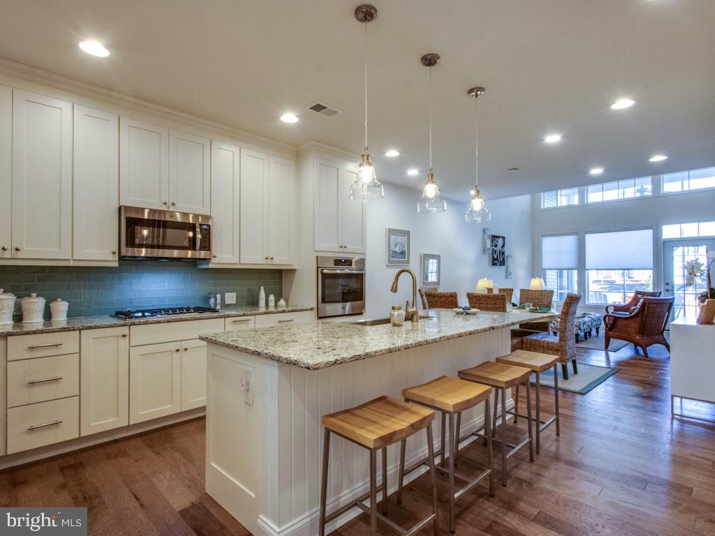 Plenty of room at the kitchen island