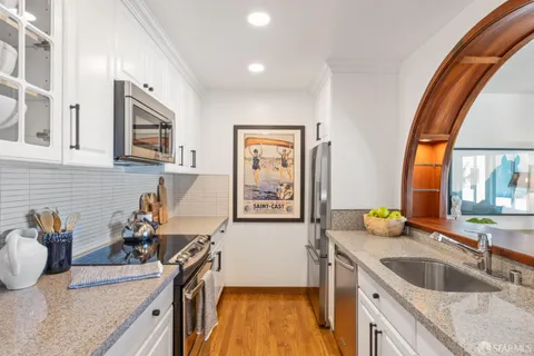 $949,000 | 1818 Broadway, Unit 206, San Francisco, CA 94109