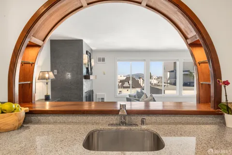 $949,000 | 1818 Broadway, Unit 206, San Francisco, CA 94109